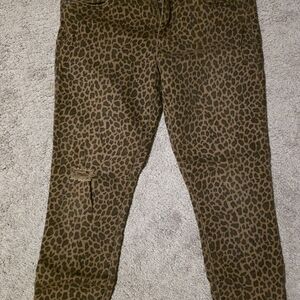 Kut from the Kloth Olive Green Leopard Skinny Pants